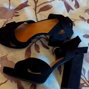 Black Platform Faux Suede Dress Heel Ankle Wrap Sandal by Abound. New in box 9M